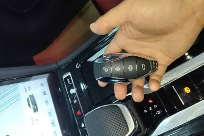 Hongqi H6