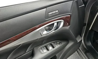 Infiniti M