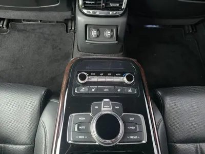 Genesis EQ900
