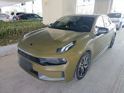 Lynk & Co 03