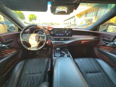 Lexus LS