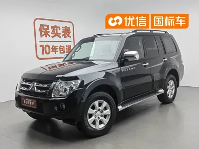 Mitsubishi Pajero (Import)