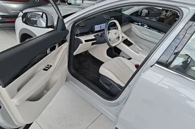 Geely Galaxy E5