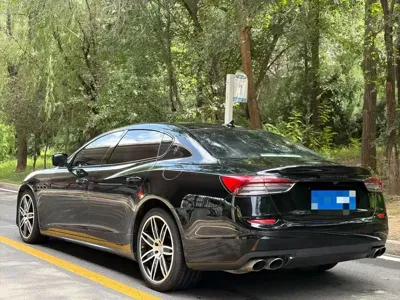 Maserati Quattroporte