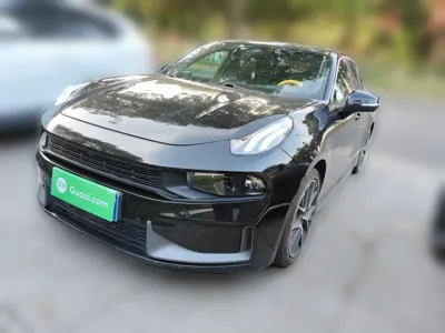 Lynk & Co 03