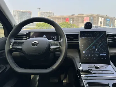 Nio ES8