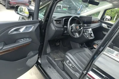 Hongqi HQ9