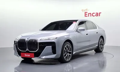 BMW i7