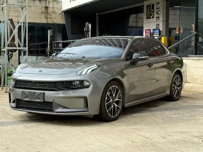 Lynk & Co 03