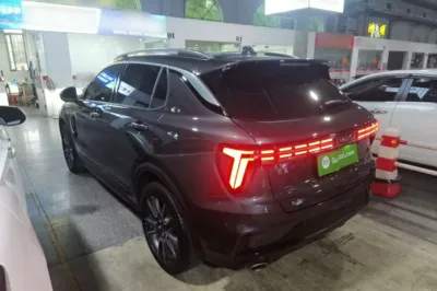 Lynk & Co 01