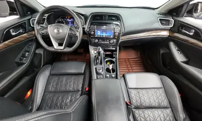 Nissan Maxima