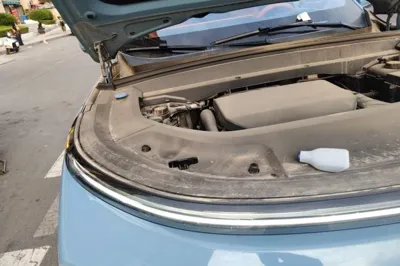 Li Auto L8