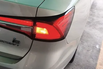 Roewe i5
