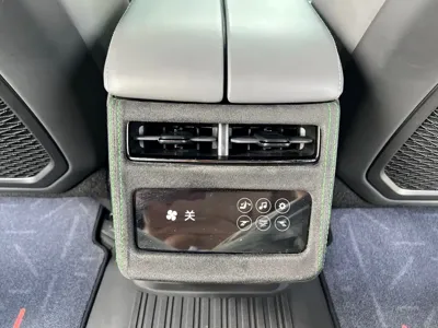 Zeekr 001