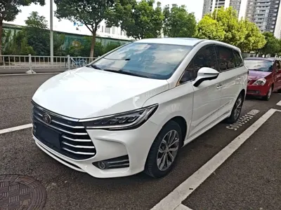 BYD MAX