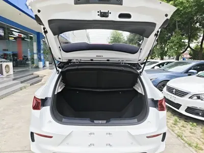 BYD e2