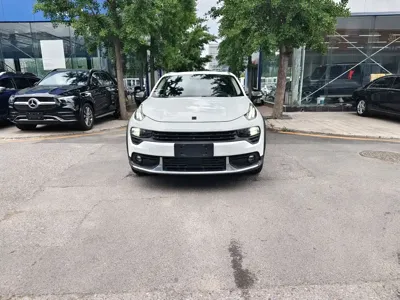 Lynk & Co 02