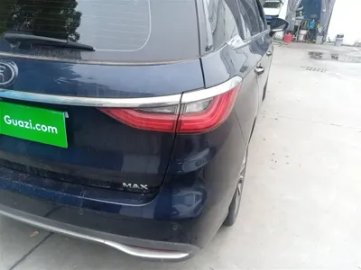 BYD MAX