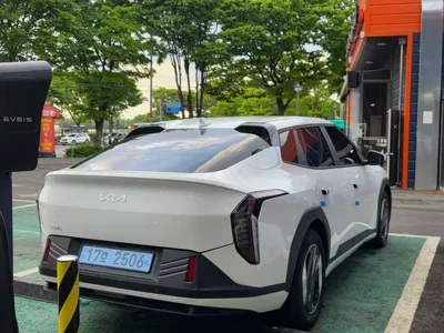 Kia EV4