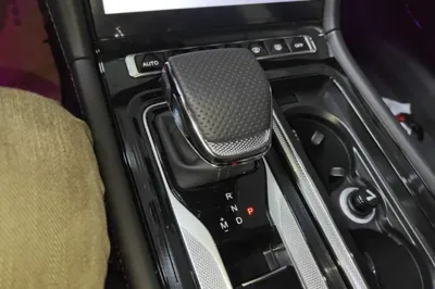 Hongqi H6