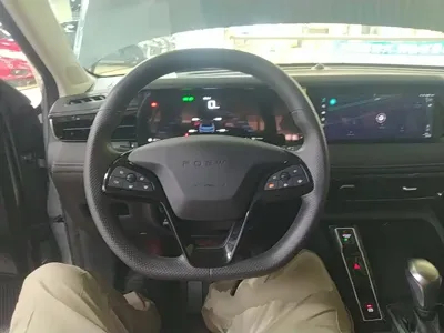Roewe i5