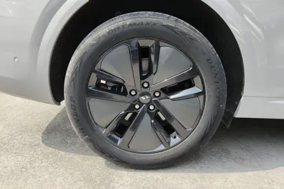 Li Auto L6