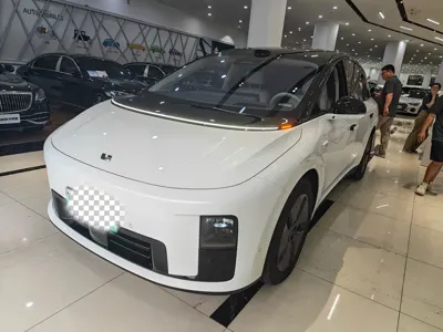 Li Auto 理想i8