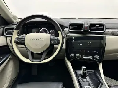 Lynk & Co 02