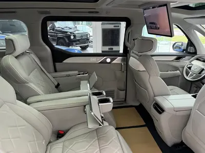 Volvo EM90