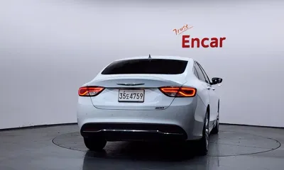 Chrysler 200