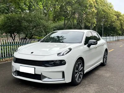 Lynk & Co 03