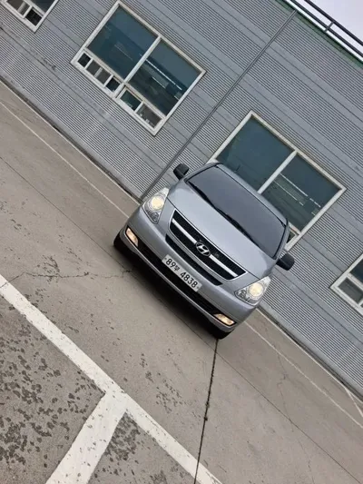 Hyundai Starex