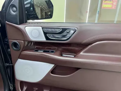 Lincoln Navigator