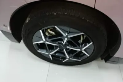 Lynk & Co Z20