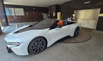 BMW i8