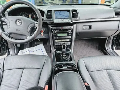 Kia Opirus