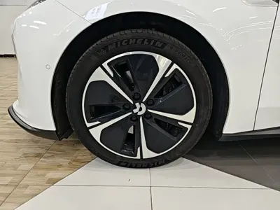 Nio ET5T
