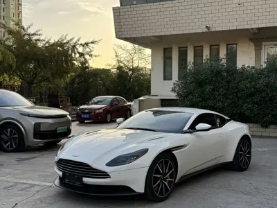 Aston Martin DB11