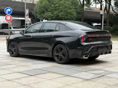 Lynk & Co 03