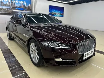 Jaguar XJ