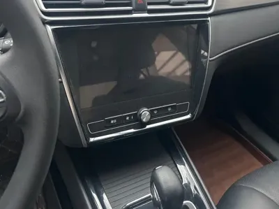 Roewe i5