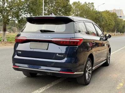 BYD MAX