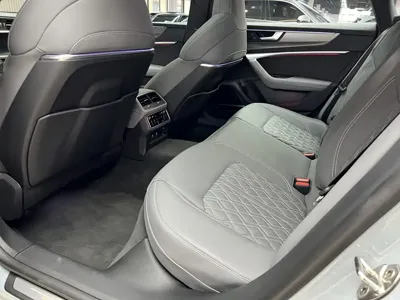Audi A7L