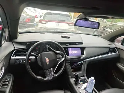 Cadillac XT6