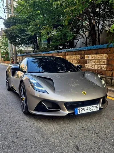 Lotus Emira
