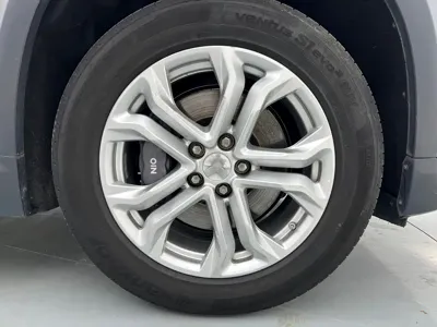Nio ES8