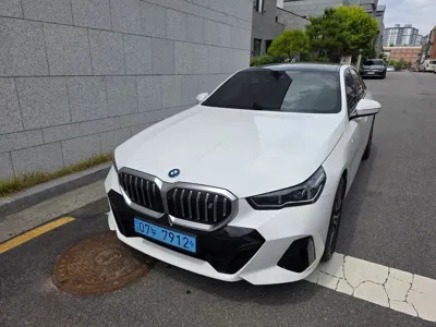 BMW i5