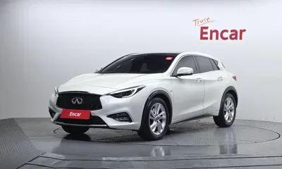 Infiniti Q30