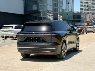 Nio ES8