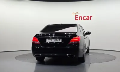 Hyundai Equus